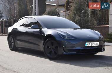 Седан Tesla Model 3 2022 в 
