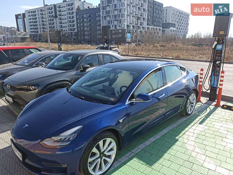 Седан Tesla Model 3 2019 в 