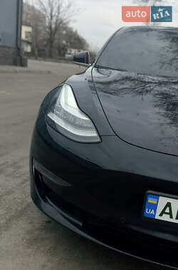 Седан Tesla Model 3 2019 в 