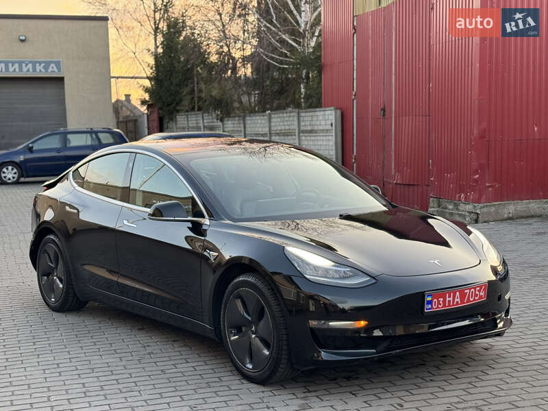 Седан Tesla Model 3 2019 в Владимире