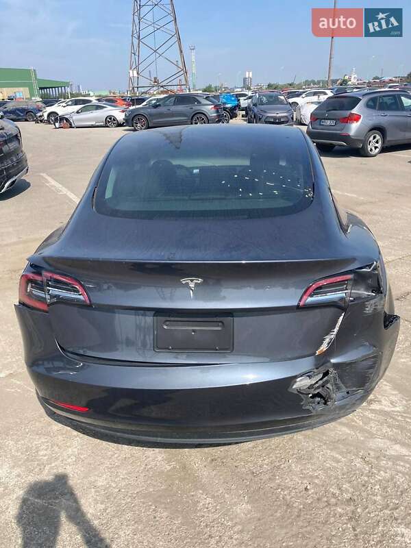 Седан Tesla Model 3 2023 в Киеве