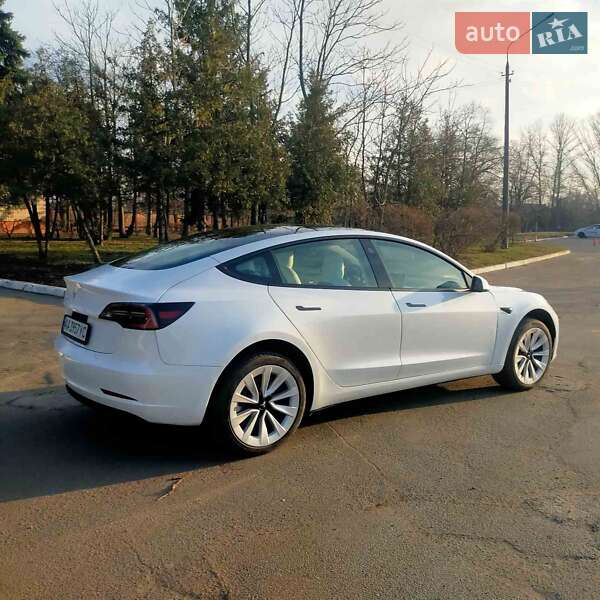 Седан Tesla Model 3 2022 в Києві