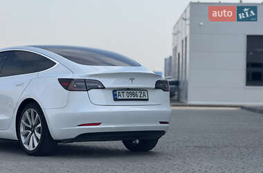 Седан Tesla Model 3 2020 в Івано-Франківську