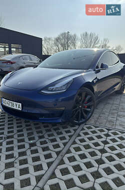 Седан Tesla Model 3 2019 в Ужгороді