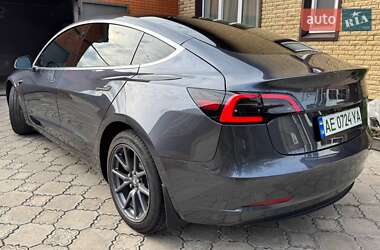 Седан Tesla Model 3 2020 в 