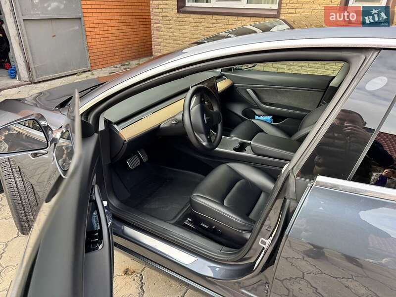 Седан Tesla Model 3 2020 в Днепре