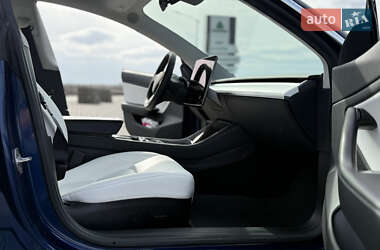 Седан Tesla Model 3 2019 в 