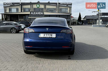 Седан Tesla Model 3 2019 в Черновцах