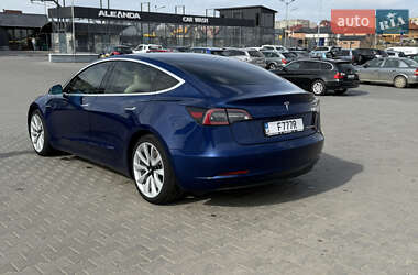 Седан Tesla Model 3 2019 в Черновцах