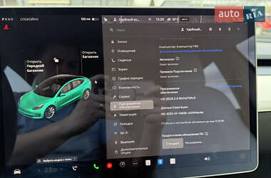 Седан Tesla Model 3 2019 в Черновцах