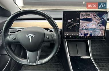 Седан Tesla Model 3 2019 в 