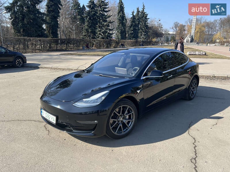 Седан Tesla Model 3 2020 в Полтаві