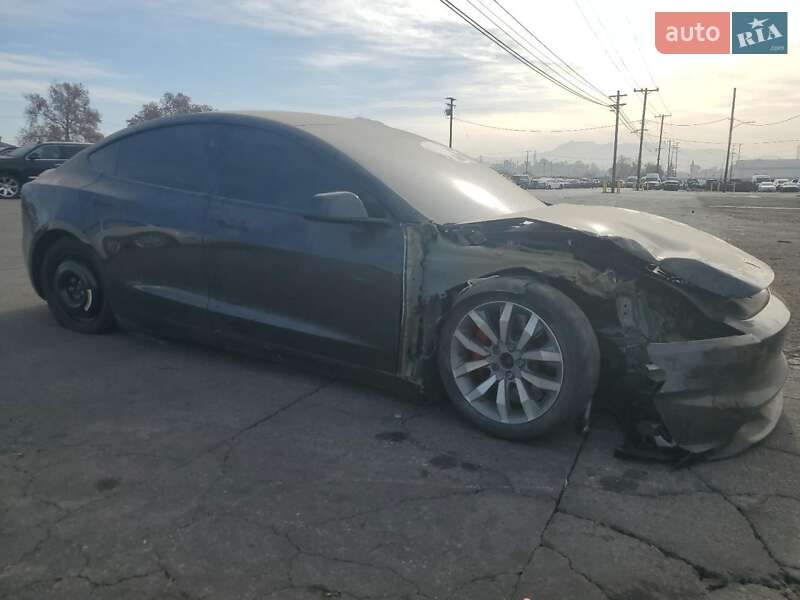 Седан Tesla Model 3 2024 в Києві