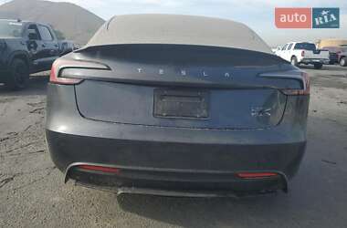 Седан Tesla Model 3 2024 в 
