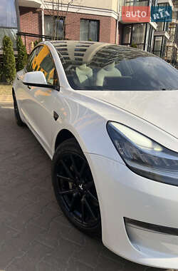 Седан Tesla Model 3 2019 в 