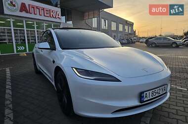 Седан Tesla Model 3 2024 в 