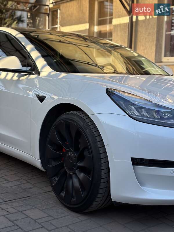 Седан Tesla Model 3 2019 в Дніпрі