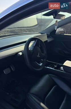 Седан Tesla Model 3 2020 в 