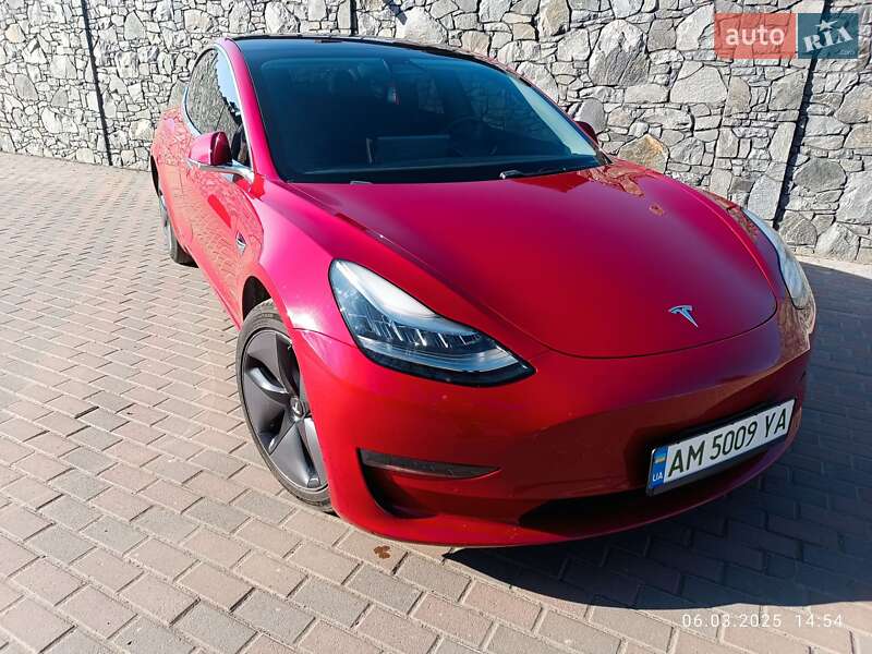 Седан Tesla Model 3 2018 в 