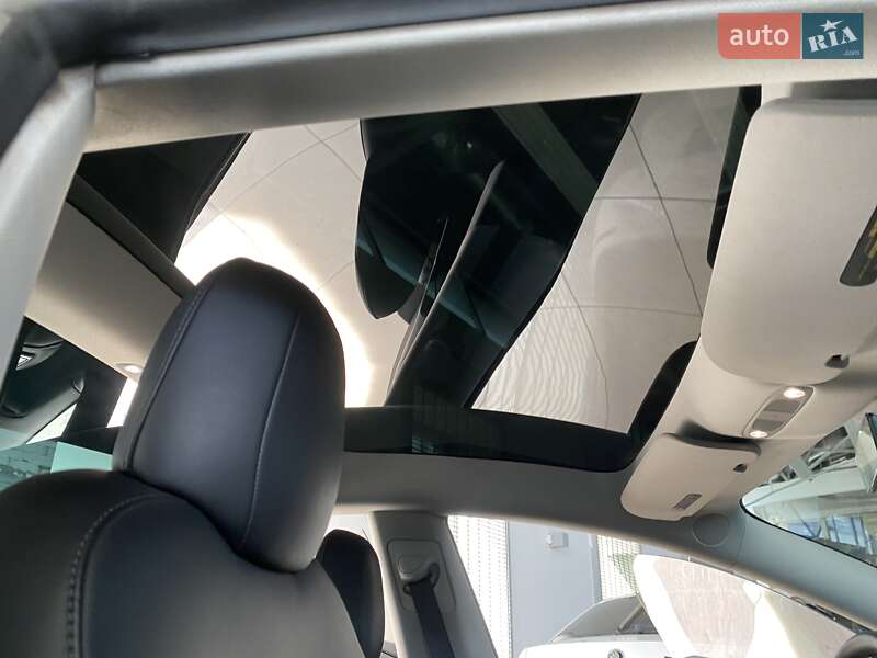 Седан Tesla Model 3 2022 в Одесі
