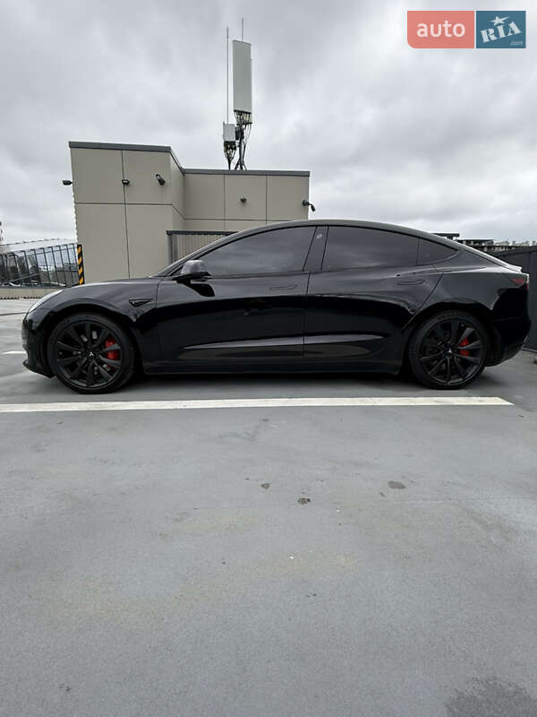 Седан Tesla Model 3 2019 в Киеве