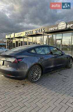 Седан Tesla Model 3 2021 в 