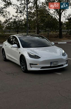 Седан Tesla Model 3 2021 в 