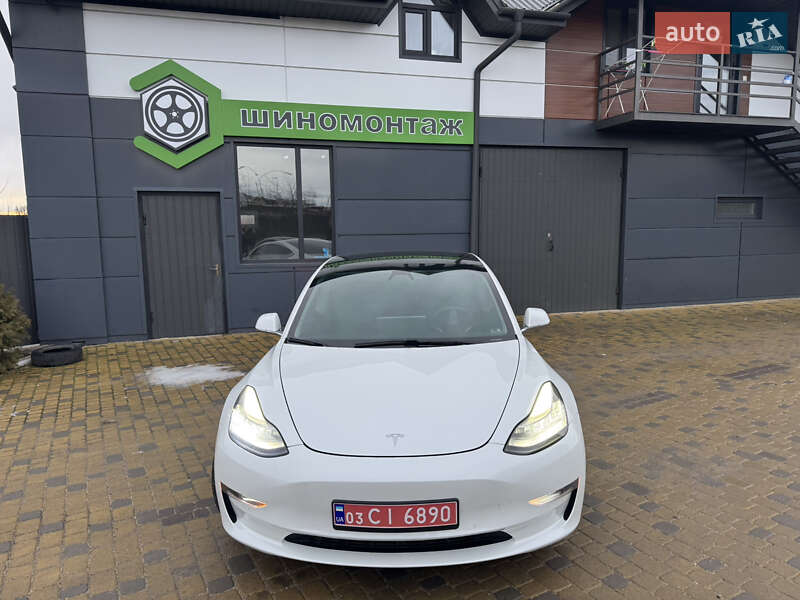 Седан Tesla Model 3 2019 в Тернополі