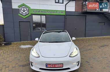 Седан Tesla Model 3 2019 в 
