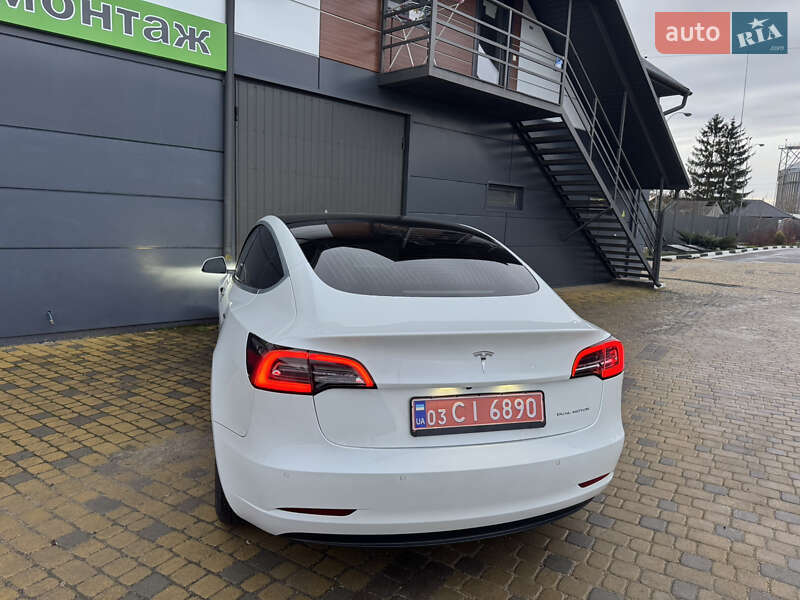 Седан Tesla Model 3 2019 в Тернополі