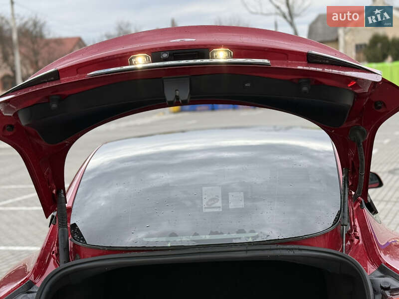 Седан Tesla Model 3 2020 в Коломые