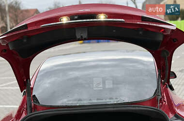 Седан Tesla Model 3 2020 в 