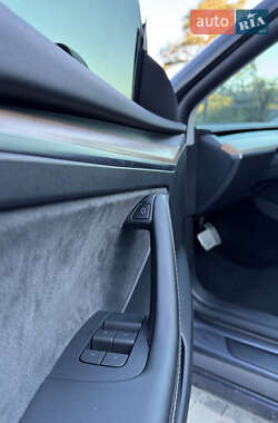 Седан Tesla Model 3 2022 в Тернополе