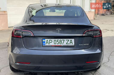 Седан Tesla Model 3 2021 в 