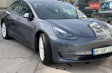 Седан Tesla Model 3 2021 в 