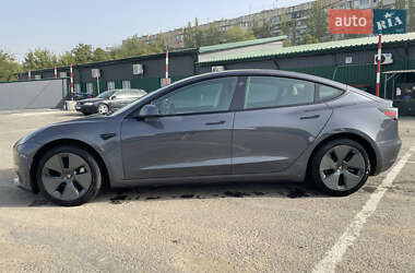Седан Tesla Model 3 2021 в 