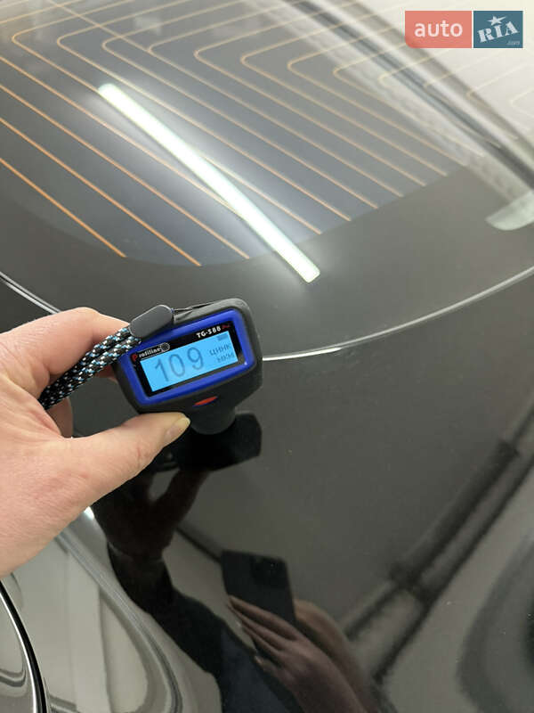Седан Tesla Model 3 2018 в Умани