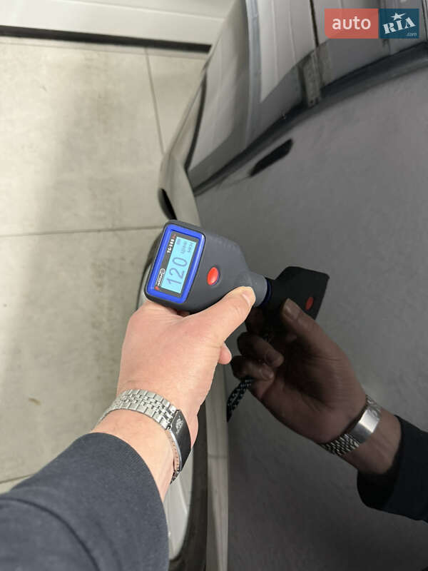 Седан Tesla Model 3 2018 в Умани