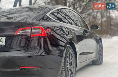 Седан Tesla Model 3 2019 в 