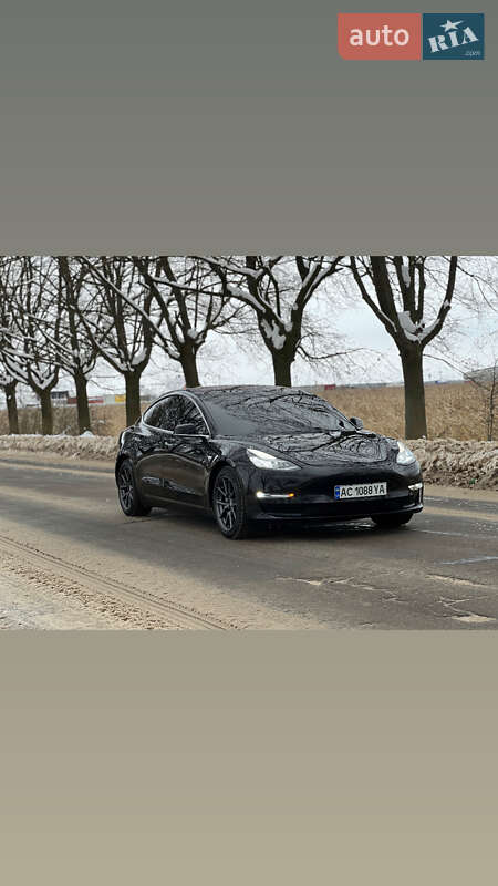 Седан Tesla Model 3 2019 в 