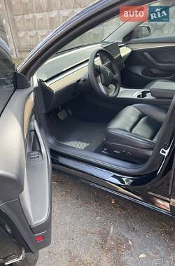 Седан Tesla Model 3 2021 в 