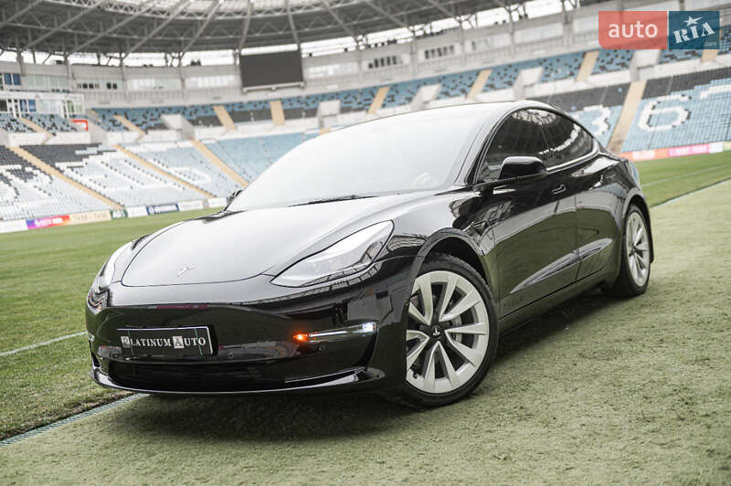 Седан Tesla Model 3 2022 в Одессе