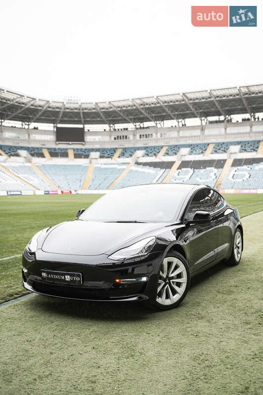 Седан Tesla Model 3 2022 в Одессе