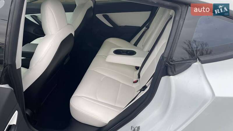 Седан Tesla Model 3 2018 в Одессе
