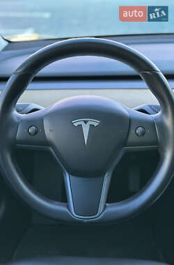 Седан Tesla Model 3 2019 в 