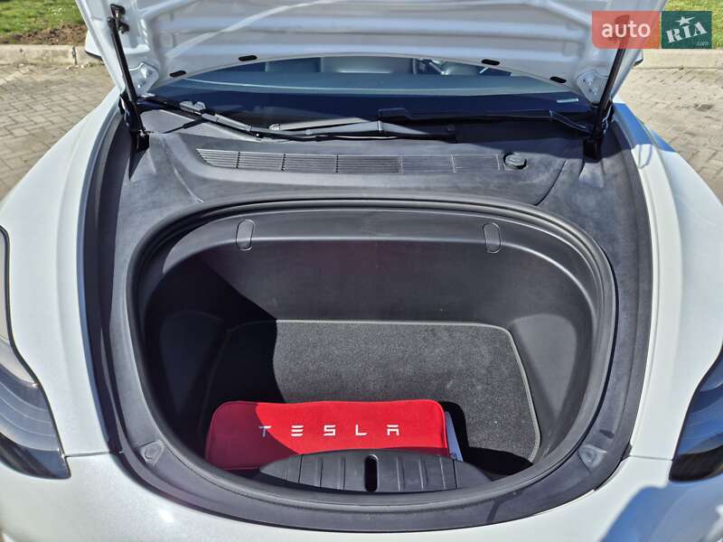 Седан Tesla Model 3 2020 в Мукачевому фото 15 Седан Tesla Model 3 2020 в Мукачевому