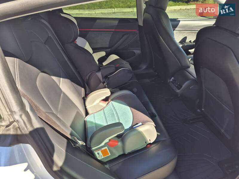 Седан Tesla Model 3 2020 в Мукачевому фото 29 Седан Tesla Model 3 2020 в Мукачевому