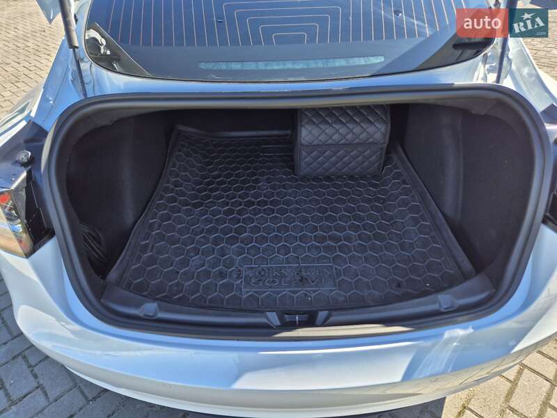 Седан Tesla Model 3 2020 в Мукачевому фото 27 Седан Tesla Model 3 2020 в Мукачевому