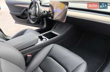 Седан Tesla Model 3 2023 в 