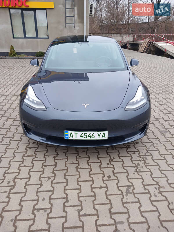 Седан Tesla Model 3 2019 в Коломые